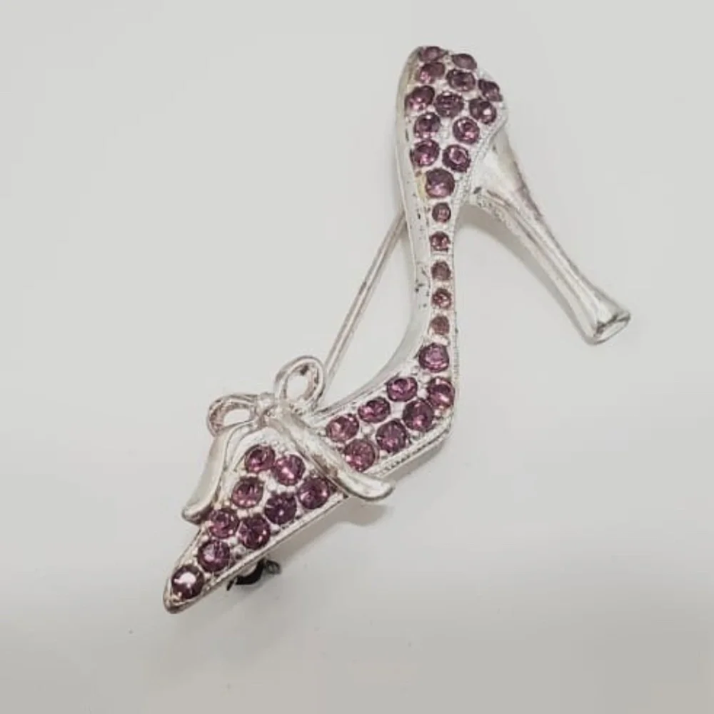 Vintage Monet Silver Tone High Heel Purple Rhinestones Bow Shoes Brooch 🌴